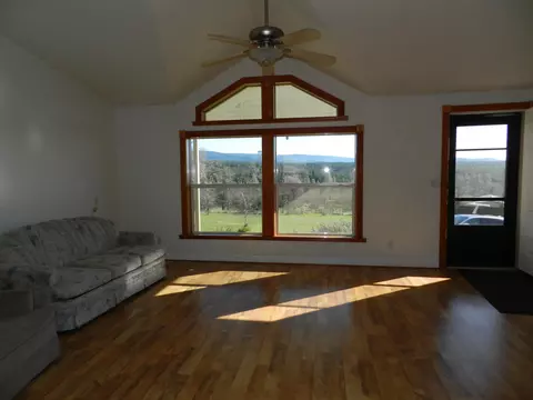 12489 Squirrel Ln, Whitmore, CA 96096 photo 3
