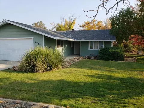 1755 Mesa St, Redding, CA 96001 photo 1
