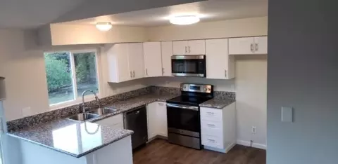 866 Redwood, Redding, CA 96003 photo 4
