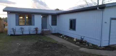866 Redwood, Redding, CA 96003 photo 2