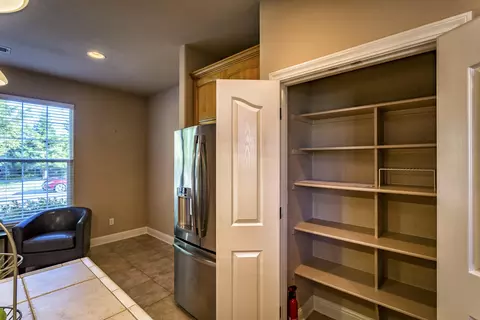 508 Casa Buena St, Redding, CA 96003 photo 9