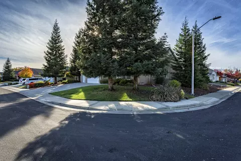 508 Casa Buena St, Redding, CA 96003 photo 30