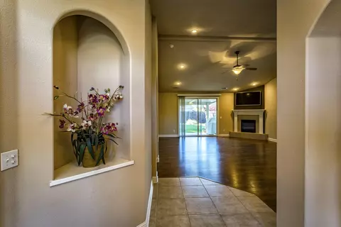 508 Casa Buena St, Redding, CA 96003 photo 3
