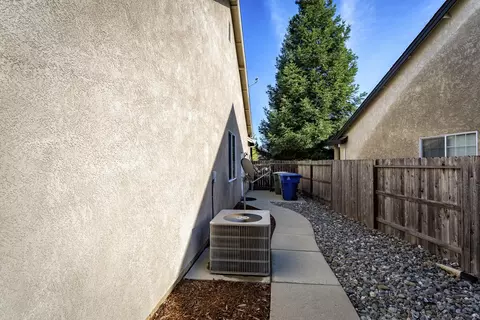 508 Casa Buena St, Redding, CA 96003 photo 25
