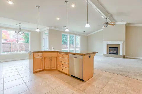 4599 Eel Ct, Redding, CA 96002 photo 4