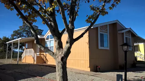 828 Butternut Trl, Redding, CA 96003 photo 1