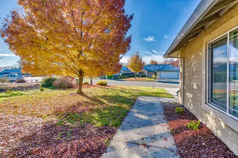 2662 Rhinestone Way, Redding, CA 96001 photo 5
