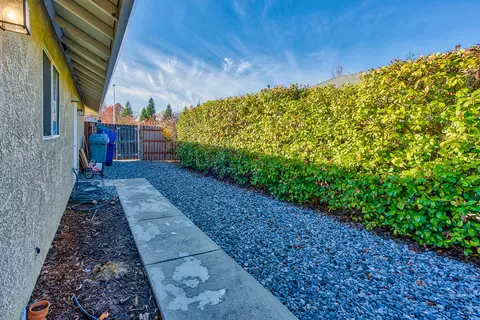 2662 Rhinestone Way, Redding, CA 96001 photo 34