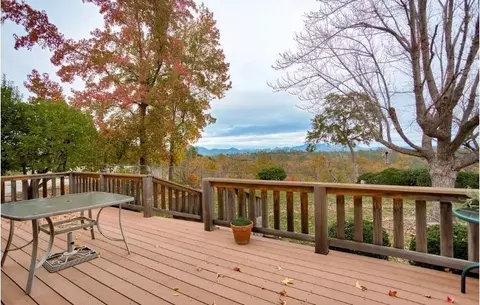 728 Collyer Dr, Redding, CA 96003 photo 3