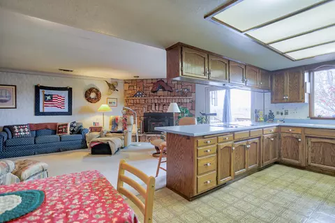 728 Collyer Dr, Redding, CA 96003 photo 9