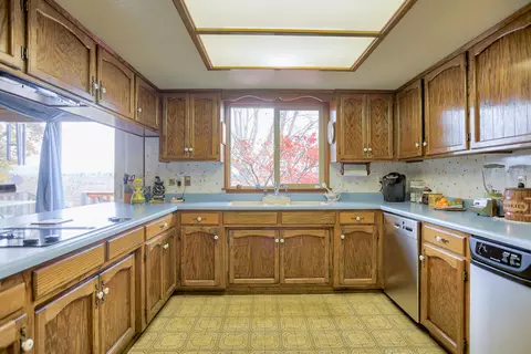 728 Collyer Dr, Redding, CA 96003 photo 7
