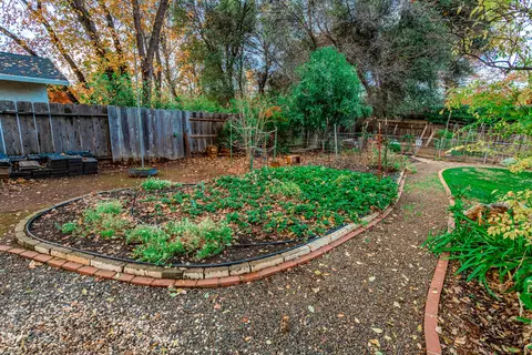 2522 Clara Ct, Redding, CA 96002 photo 23