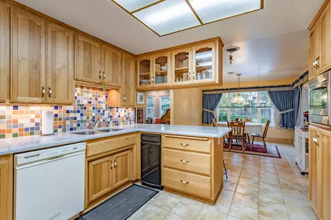 2522 Clara Ct, Redding, CA 96002 photo 9