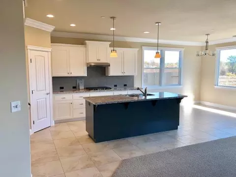 223 Mill Valley Pkwy, Redding, CA 96003 photo 2
