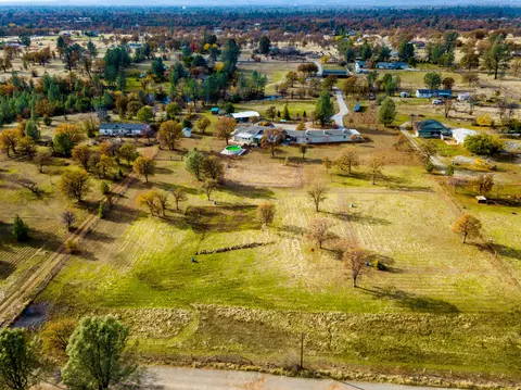 11707 Homestead Ln, Redding, CA 96003 photo 58
