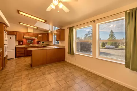 11707 Homestead Ln, Redding, CA 96003 photo 16