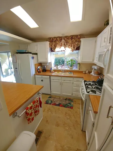 416 Mammoth Path, Redding, CA 96003 photo 14