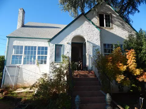 1260 Willis St, Redding, CA 96001 photo 3