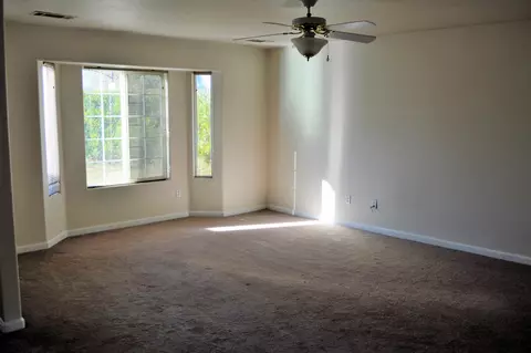 2765 Jasmine Way, Redding, CA 96002 photo 2