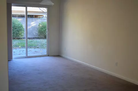 2765 Jasmine Way, Redding, CA 96002 photo 4
