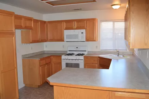 2765 Jasmine Way, Redding, CA 96002 photo 3