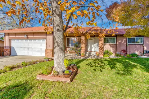 3410 Topaz Ct, Redding, CA 96001 photo 2