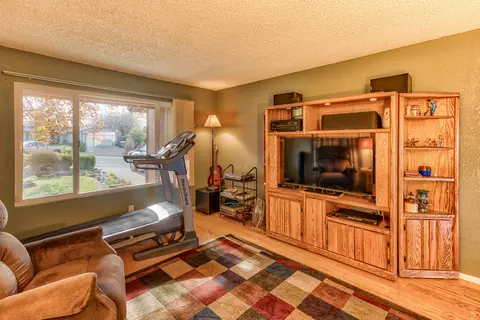 3410 Topaz Ct, Redding, CA 96001 photo 11