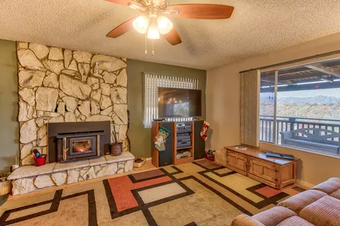 3410 Topaz Ct, Redding, CA 96001 photo 8