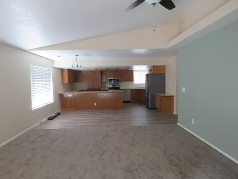 861 Spaniel Dr, Redding, CA 96003 photo 5