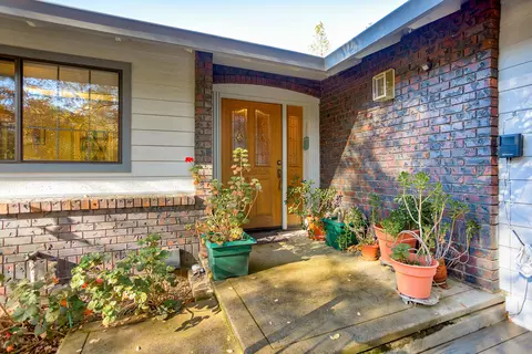 16582 Vladimir Ct, Redding, CA 96001 photo 6