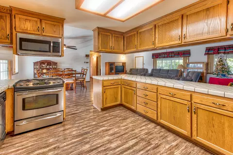 18597 Clydesdale Dr, Red Bluff, CA 96080 photo 4