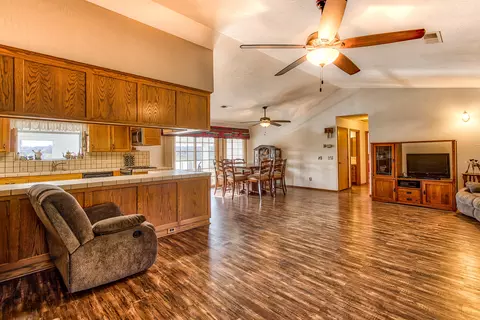 18597 Clydesdale Dr, Red Bluff, CA 96080 photo 5