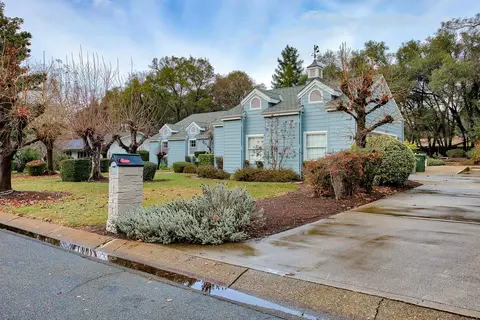 2550 El Verano St, Redding, CA 96002 photo 2