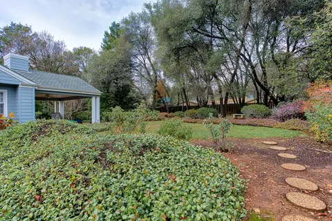 2550 El Verano St, Redding, CA 96002 photo 22