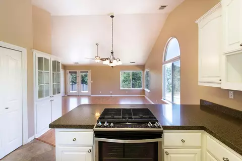 3335 Scenic Dr, Redding, CA 96001 photo 10