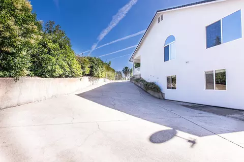 3335 Scenic Dr, Redding, CA 96001 photo 4