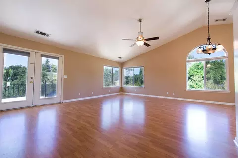 3335 Scenic Dr, Redding, CA 96001 photo 8