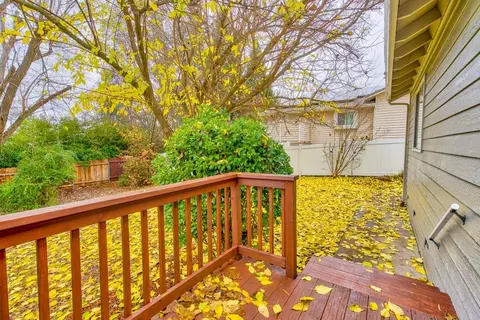 986 Willow Brook Ln, Redding, CA 96003 photo 43