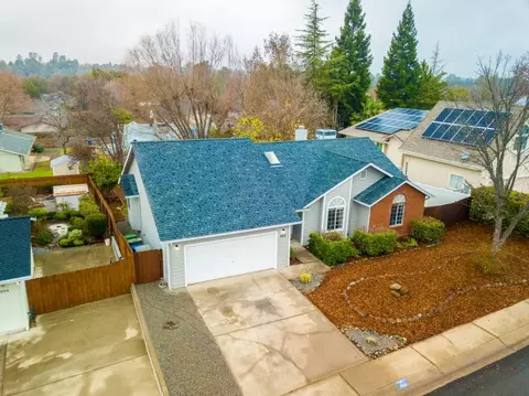 986 Willow Brook Ln, Redding, CA 96003 photo 1