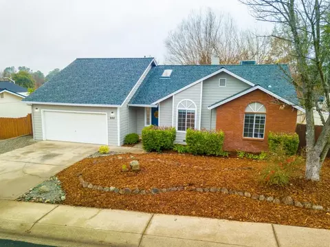986 Willow Brook Ln, Redding, CA 96003 photo 2