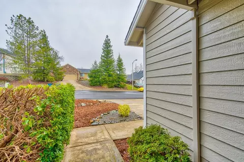986 Willow Brook Ln, Redding, CA 96003 photo 8