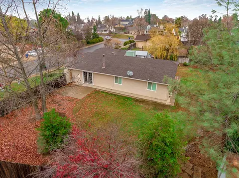 1055 Red Tail Dr, Redding, CA 96003 photo 17