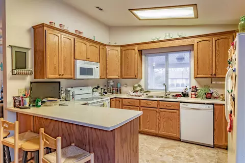 1055 Red Tail Dr, Redding, CA 96003 photo 5
