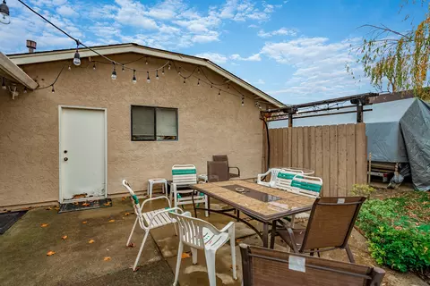 1055 Red Tail Dr, Redding, CA 96003 photo 15