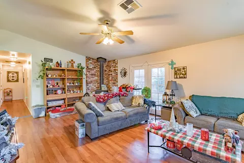 1055 Red Tail Dr, Redding, CA 96003 photo 4