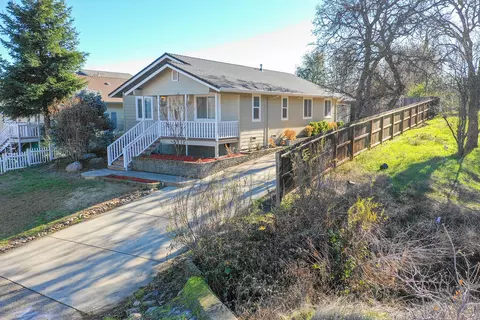 1811 Laurel Ave, Redding, CA 96001 photo 30