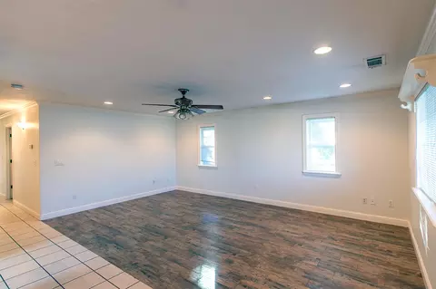 1811 Laurel Ave, Redding, CA 96001 photo 3