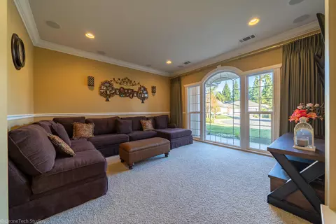 4628 St Charles Dr, Redding, CA 96002 photo 9