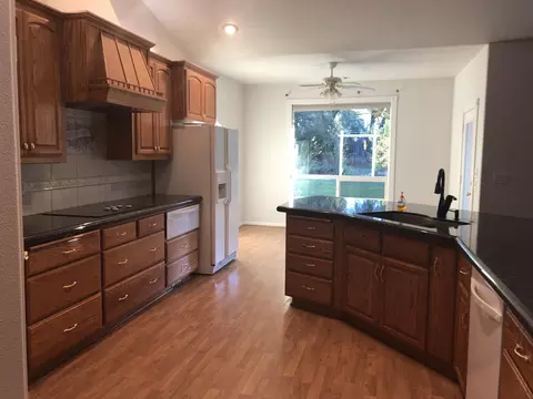 6719 Eastmont Dr, Redding, CA 96002 photo 4