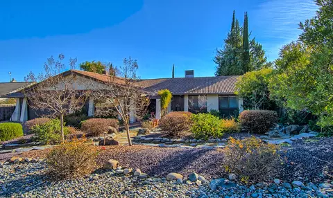 2151 Oak Ridge Dr, Redding, CA 96001 photo 6